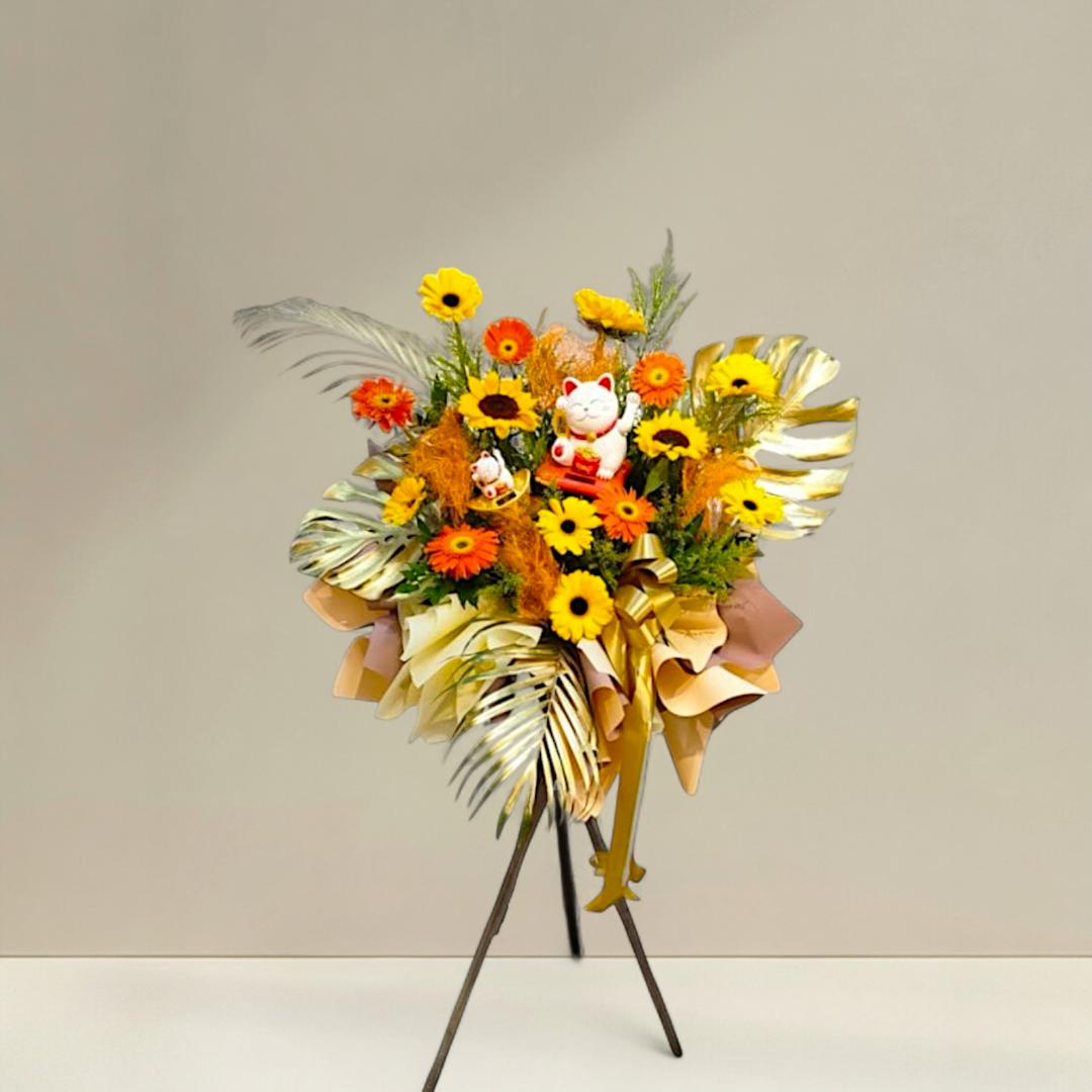 Saffron with Fortune Cat Floral Stand