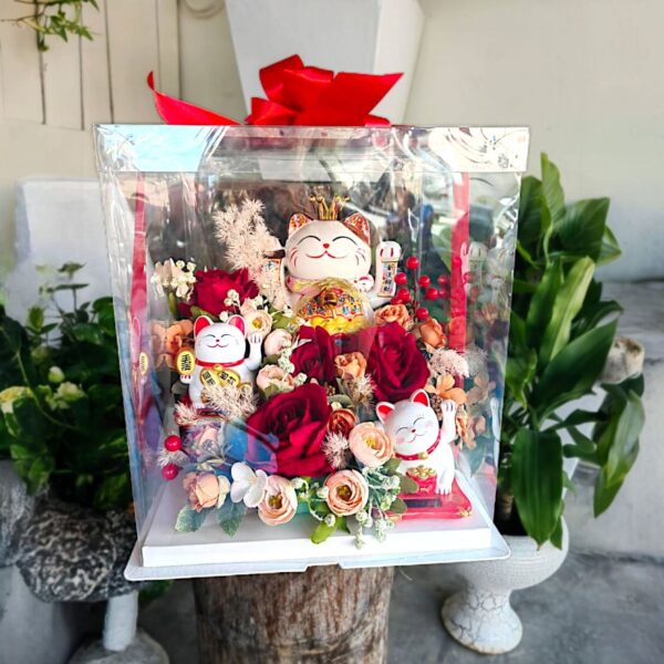 Wealth Weaver with Fortune Cat Gift Box (Artificial) Out Of Stock