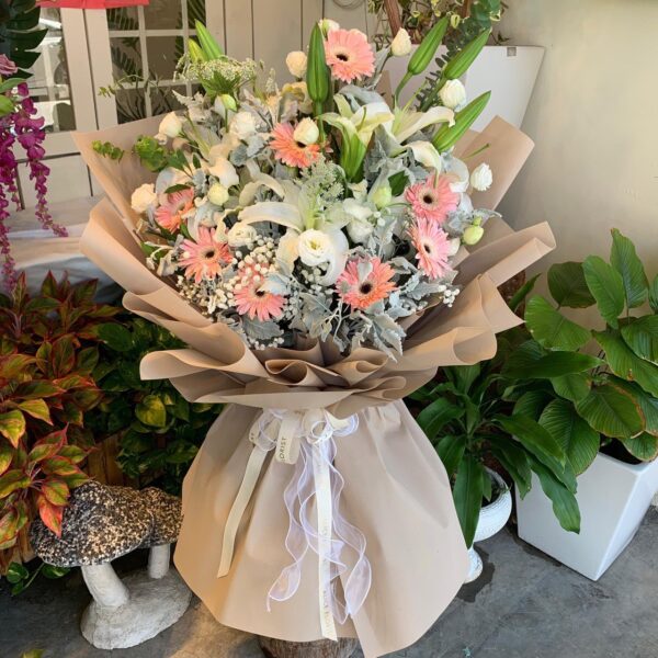 Ophelia Lilies Bouquet
