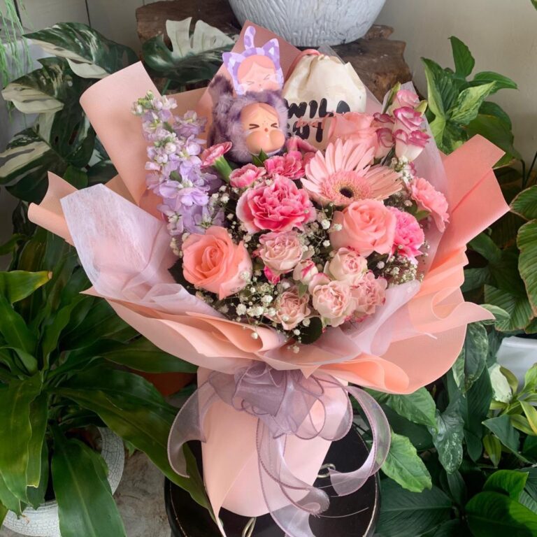 LIMITED!! CRYBABY Wild but Cutie Series X Neon Cutie Bouquet