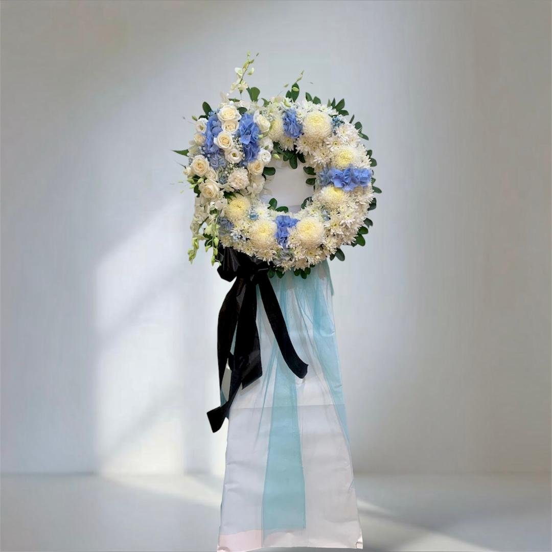 Peaceful Blue Memory Stand